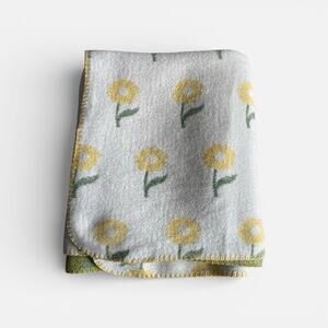 Docofil White Flower Throw Blanket Reversible White Green Cotton Blend Portugal